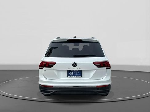 Used 2023 Volkswagen Tiguan SE image 4