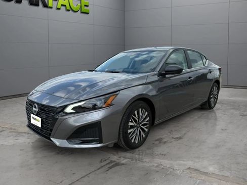 Used 2026 Nissan Altima 2.5 SV FWD image 39