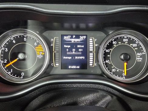 Used 2021 Jeep Cherokee Latitude Plus AWD/4WD image 27