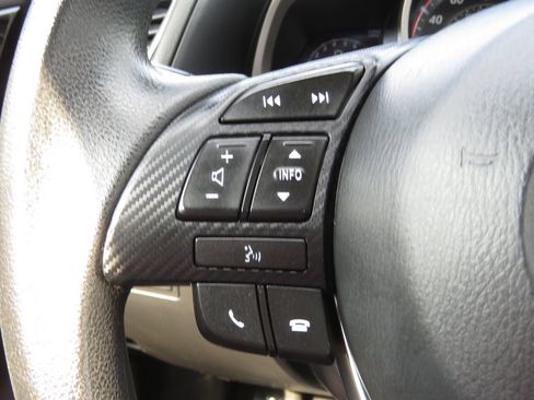 Used 2016 MAZDA MAZDA3 i Sport w/ Preferred Equipment Package FWD image 21