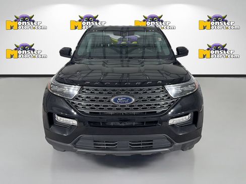 Used 2023 Ford Explorer XLT w/ XLT Sport Appearance Package AWD/4WD image 2