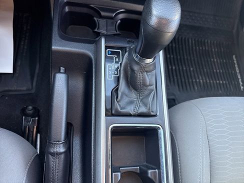 Used 2017 Toyota Tacoma SR5 w/ SR5 Appearance Package (SM) image 24