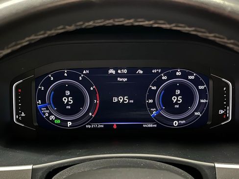 Used 2023 Volkswagen Atlas SE w/ Black Wheel Package image 25