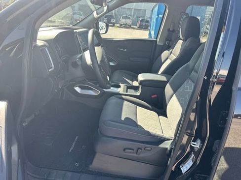 Used 2025 Nissan Frontier SV RWD image 20