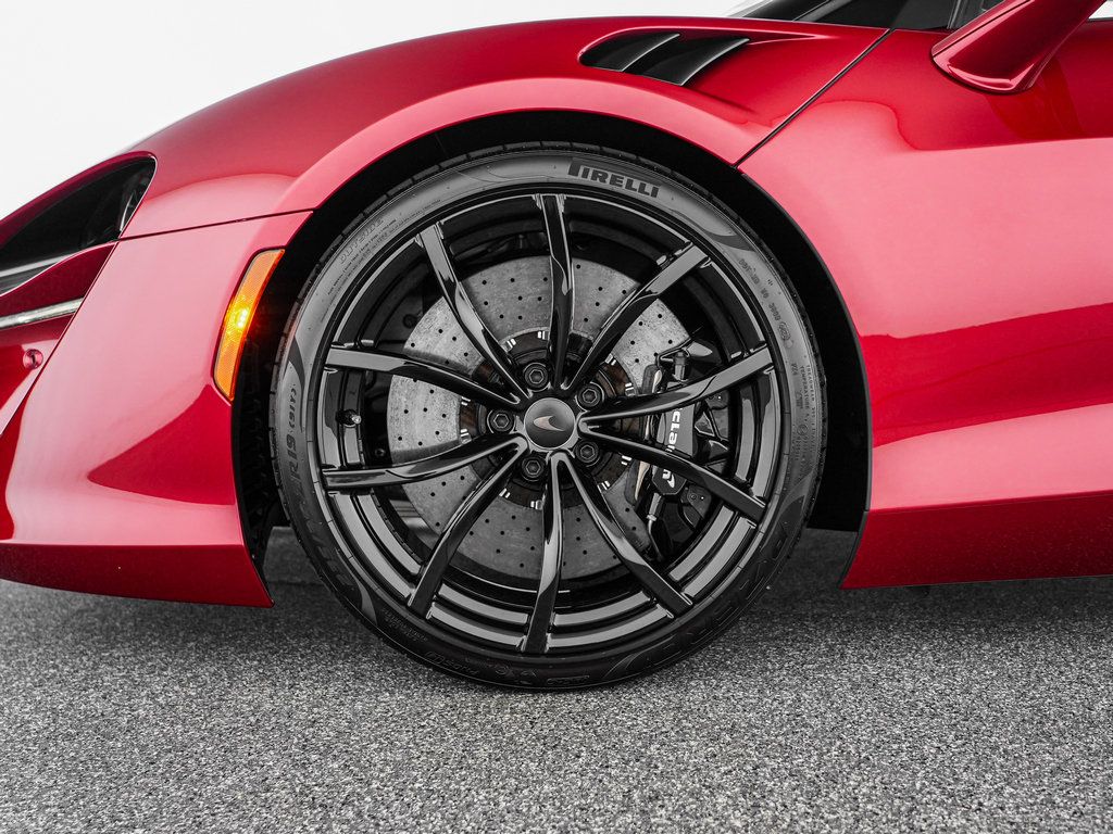 Used 2025 McLaren Artura Spider RWD image 15