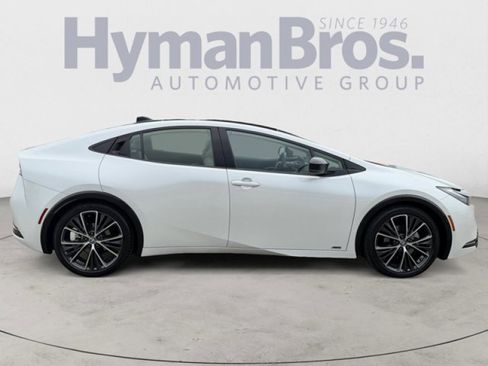 Used 2024 Toyota Prius Limited image 2