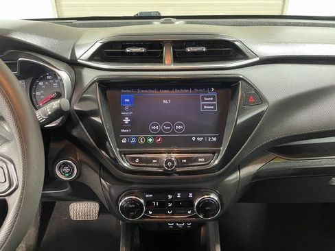 Used 2021 Chevrolet TrailBlazer LT w/ Convenience Package FWD image 16