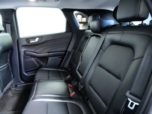 Certified 2025 Ford Escape Platinum AWD/4WD image 15