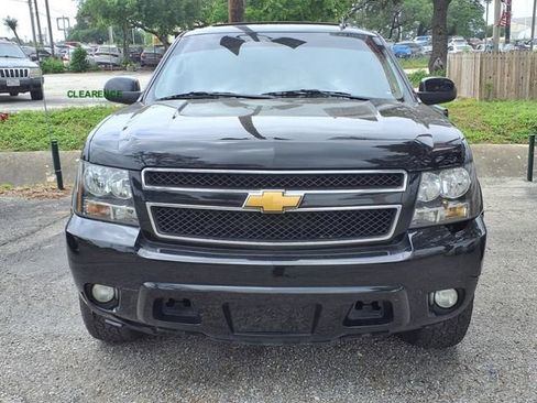 Used 2013 Chevrolet Suburban LT w/ Luxury Package RWD image 2