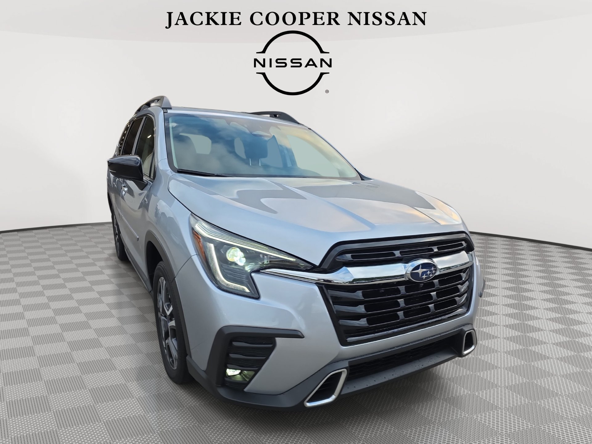 Used 2025 Subaru Ascent Touring w/ Popular Package #1 AWD/4WD image 3