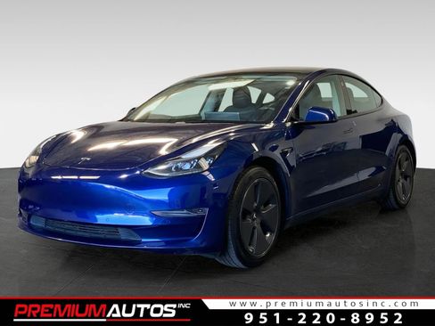 Used 2021 Tesla Model 3 Standard Range Plus image 1