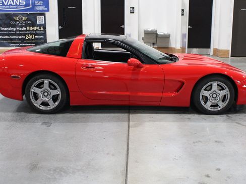 Used 1999 Chevrolet Corvette Coupe w/ Memory Pkg RWD image 21