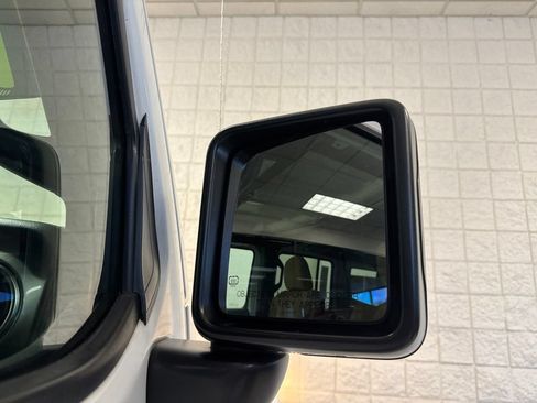 Used 2021 Jeep Wrangler Unlimited Sahara AWD/4WD image 32