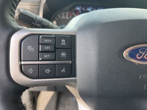 Used 2022 Ford Expedition XLT image 17