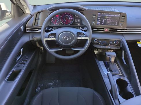 Used 2023 Hyundai Elantra SEL image 14