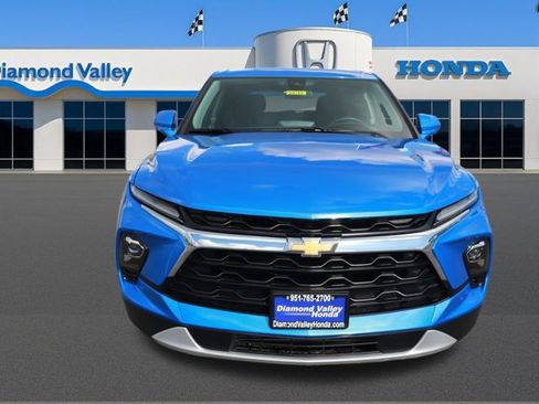 Used 2025 Chevrolet Blazer LT image 2