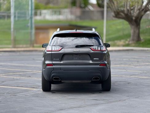 Used 2019 Jeep Cherokee Latitude Plus w/ Comfort/Convenience Group image 6