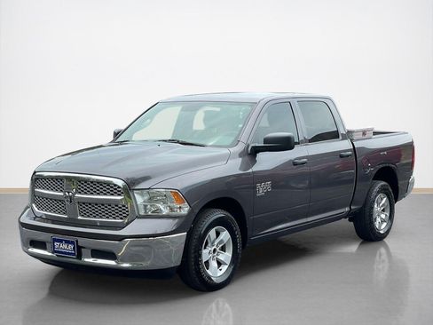 Used 2019 RAM 1500 Tradesman w/ Chrome Plus Package RWD image 3