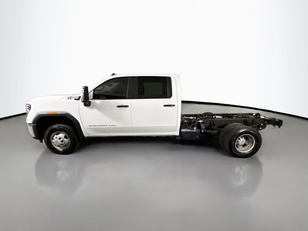 Used 2025 GMC Sierra 3500 Pro w/ Convenience Package AWD/4WD image 4