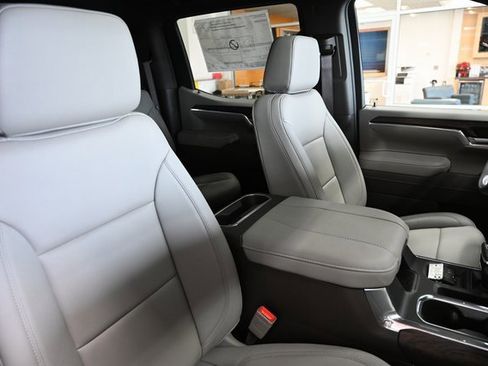 New 2026 GMC Sierra 1500 SLT w/ SLT Premium Package image 11