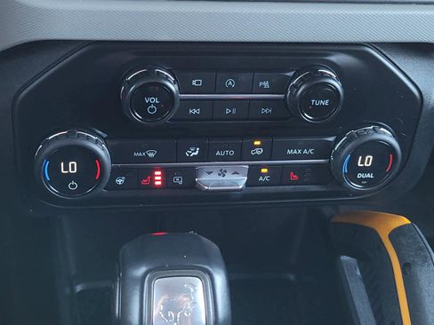 Used 2021 Ford Bronco Badlands image 22