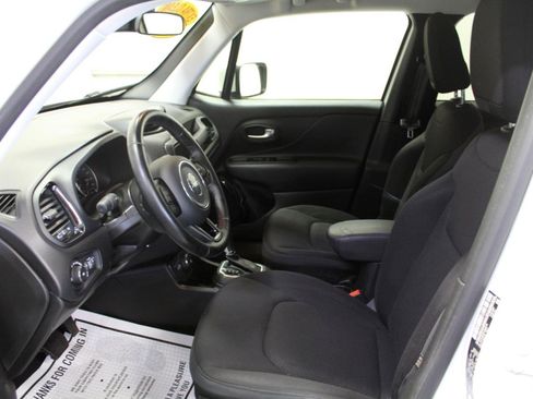 Used 2020 Jeep Renegade Altitude AWD/4WD image 16