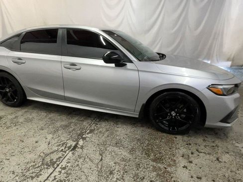 Used 2024 Honda Civic Sport image 4