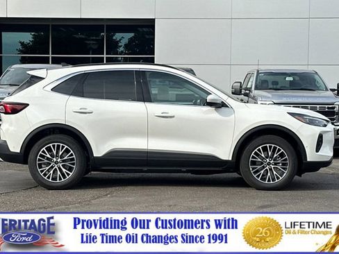 New 2024 Ford Escape SE w/ PHEV Premium Package image 3