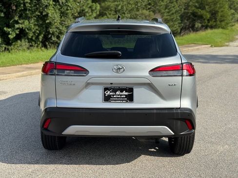 Used 2025 Toyota Corolla Cross XLE FWD image 12