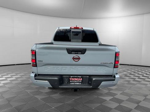 Used 2022 Nissan Frontier PRO-4X image 6