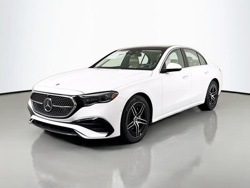 Used 2026 Mercedes-Benz E 350 4MATIC Sedan image 3