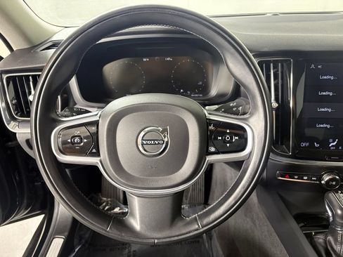 Used 2020 Volvo S60 T5 Momentum FWD image 23