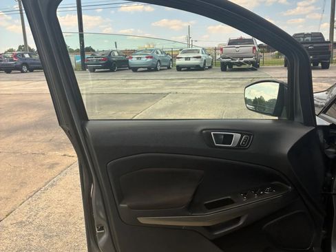 Used 2018 Ford EcoSport SE w/ SE Convenience Package FWD image 32