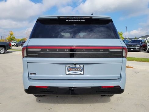 New 2025 Lincoln Navigator Reserve image 11