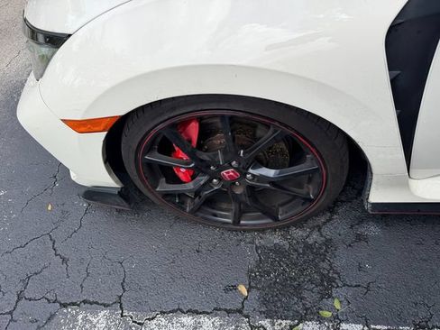 Used 2021 Honda Civic Type R image 11