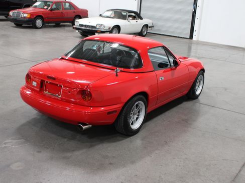 Used 1990 MAZDA MX-5 Miata RWD image 7