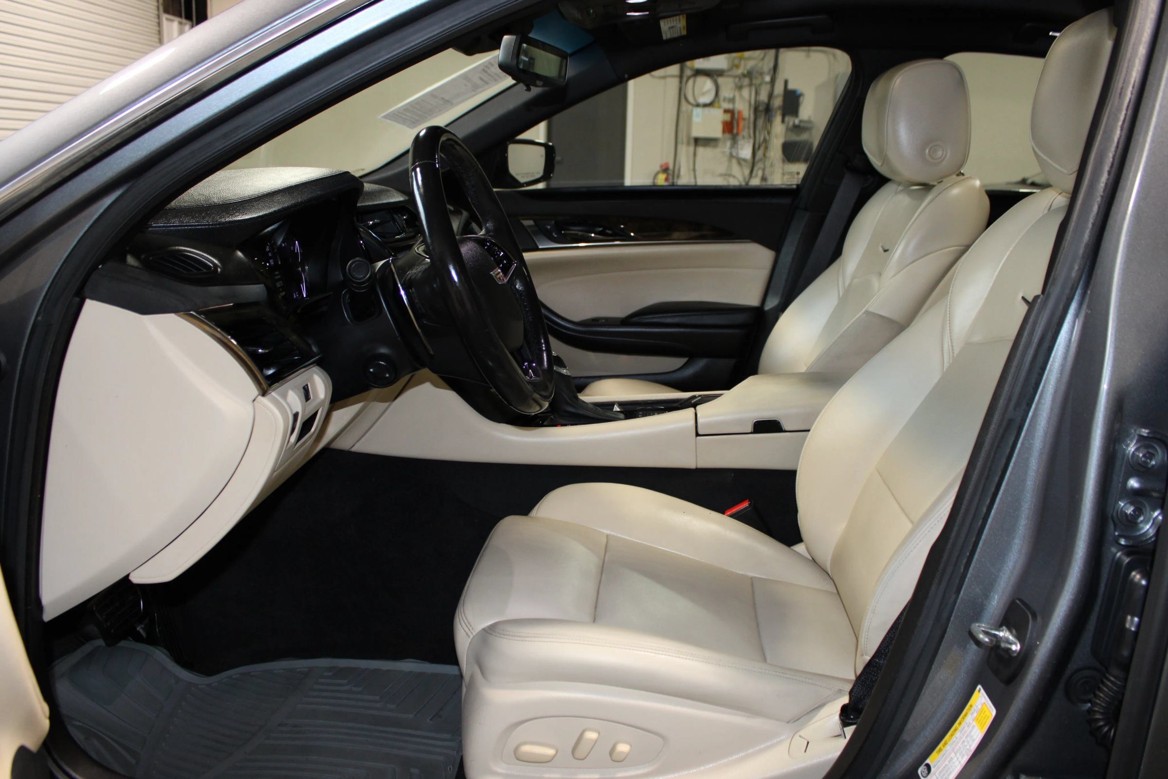 Used 2018 Cadillac CTS Luxury RWD image 8