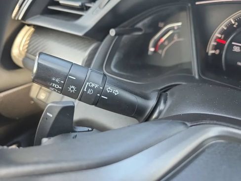 Used 2018 Honda Civic Sport image 20