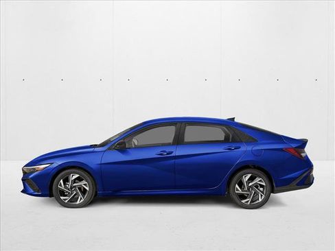 Used 2026 Hyundai Elantra Sport FWD image 3