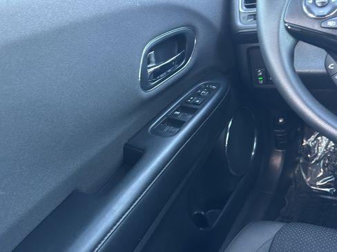 Used 2020 Honda HR-V EX image 19