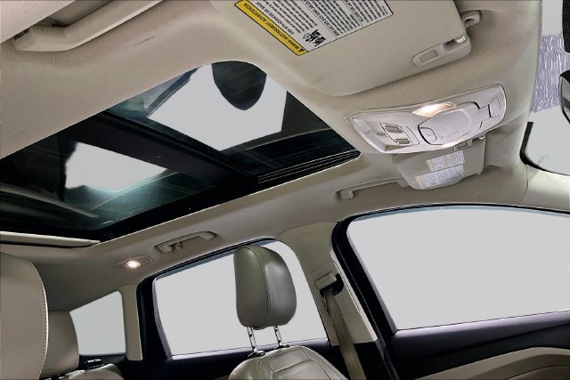Used 2018 Ford Escape SEL w/ Canadian Touring Package FWD image 4