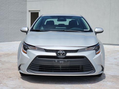 Used 2024 Toyota Corolla LE FWD image 3