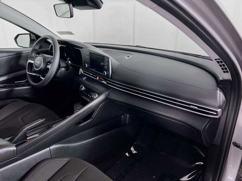 Certified 2023 Hyundai Elantra SEL w/ Preferred Accessory Package image 27