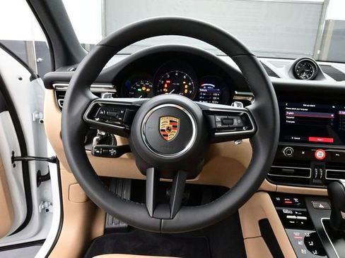 New 2026 Porsche Macan image 8