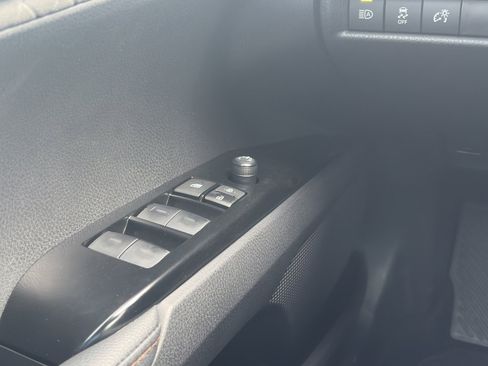 Used 2026 Toyota Camry XLE FWD image 28