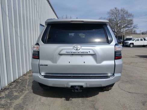 Used 2018 Toyota 4Runner SR5 Premium image 13