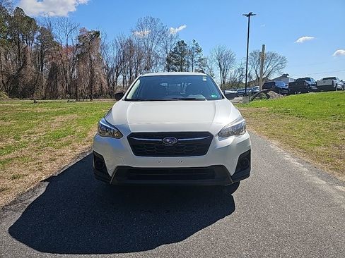 Used 2020 Subaru Crosstrek 2.0i image 2