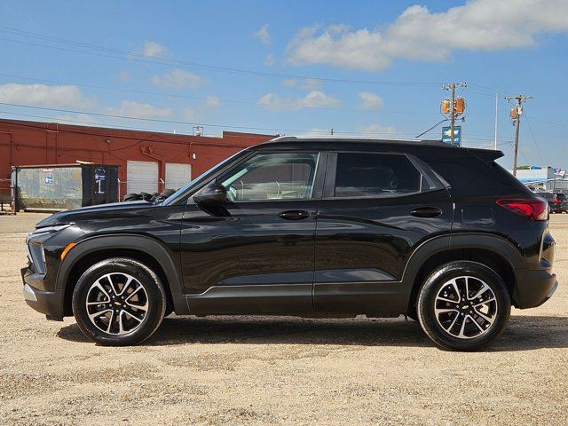 Used 2025 Chevrolet TrailBlazer LT FWD image 9