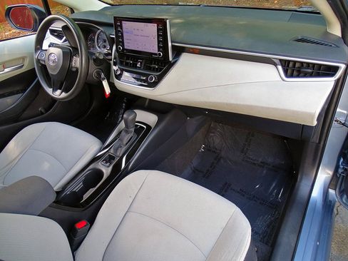 Used 2021 Toyota Corolla LE w/ Carpet Mat Package (TMS) FWD image 43