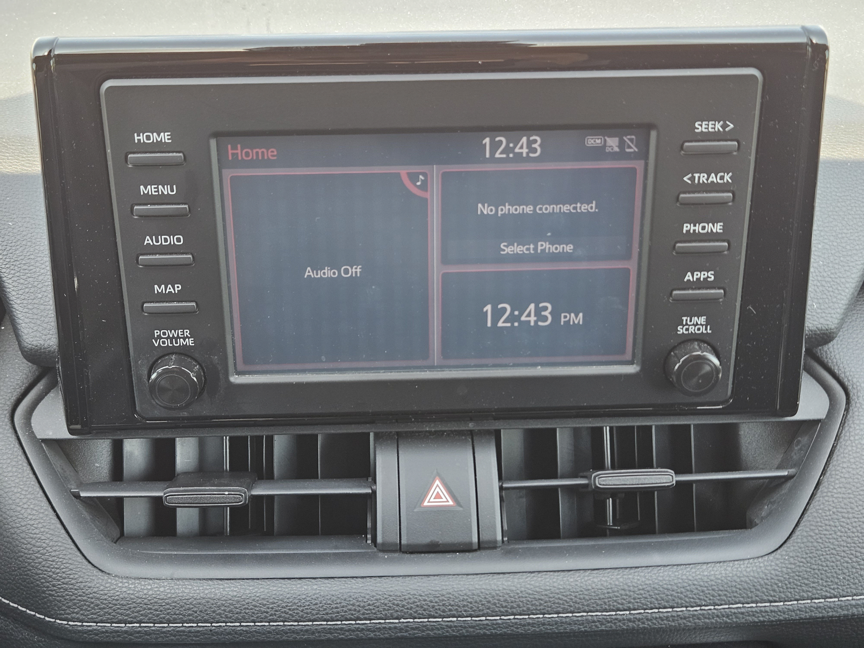 Used 2019 Toyota RAV4 LE FWD image 16